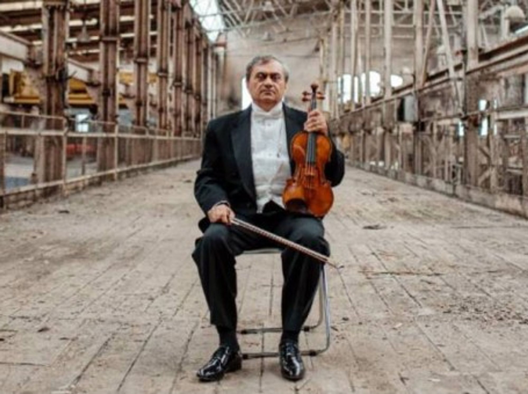 Ashot Tigranyan, conductor and violonist