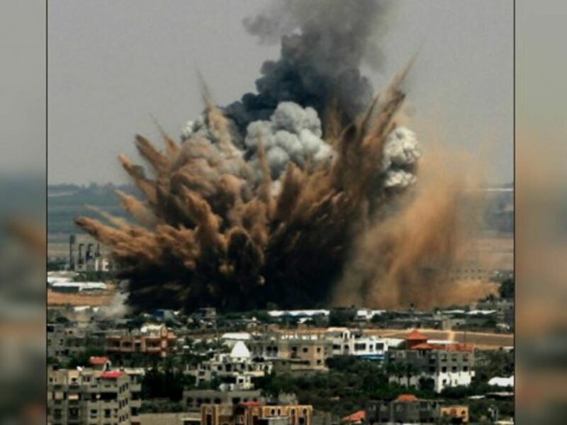 At leat 28 people have been killed by air strikes in Gaza since Monday.