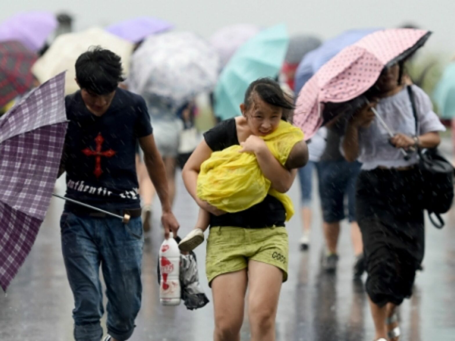 Attacks In Turkey, Weakened Typhoon, Space Veggies