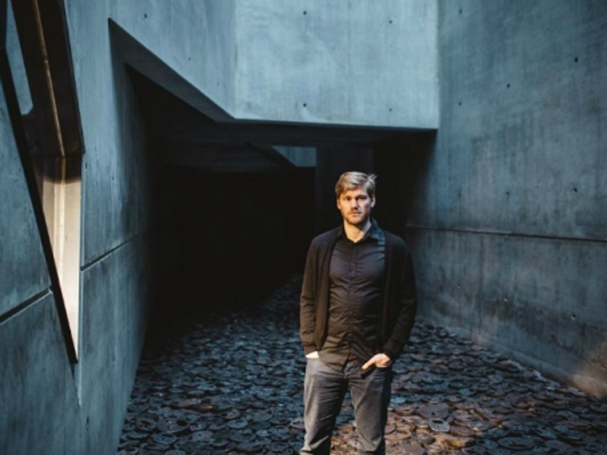 Author Shahak Shapira