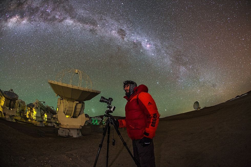 Babak Tafreshi, part of the ESO Ultra HD Expedition team, at the ALMA project site.