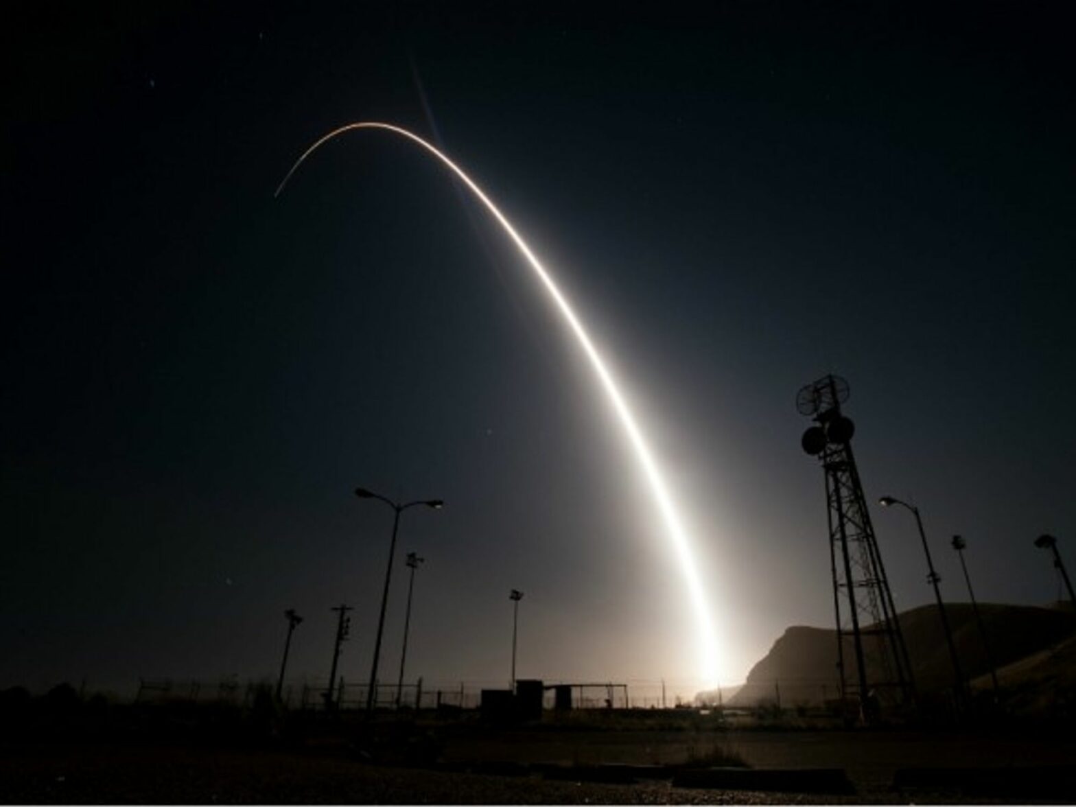 Ballistic missile test launch in California on April 26