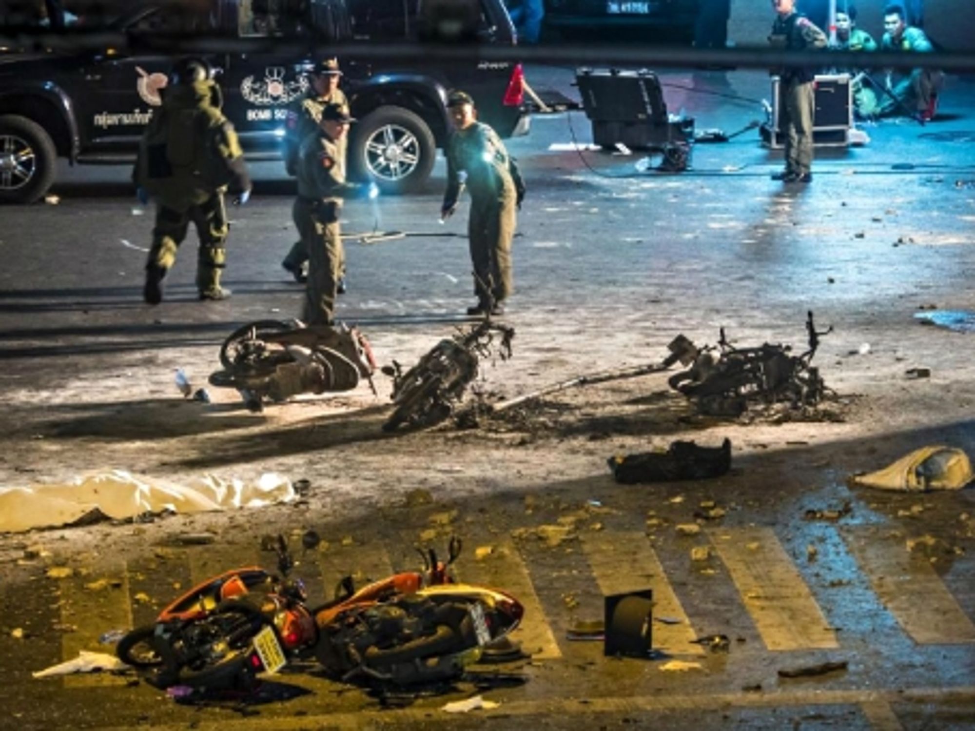 Bangkok Bombing, Arctic Drilling, Dylan's Bed