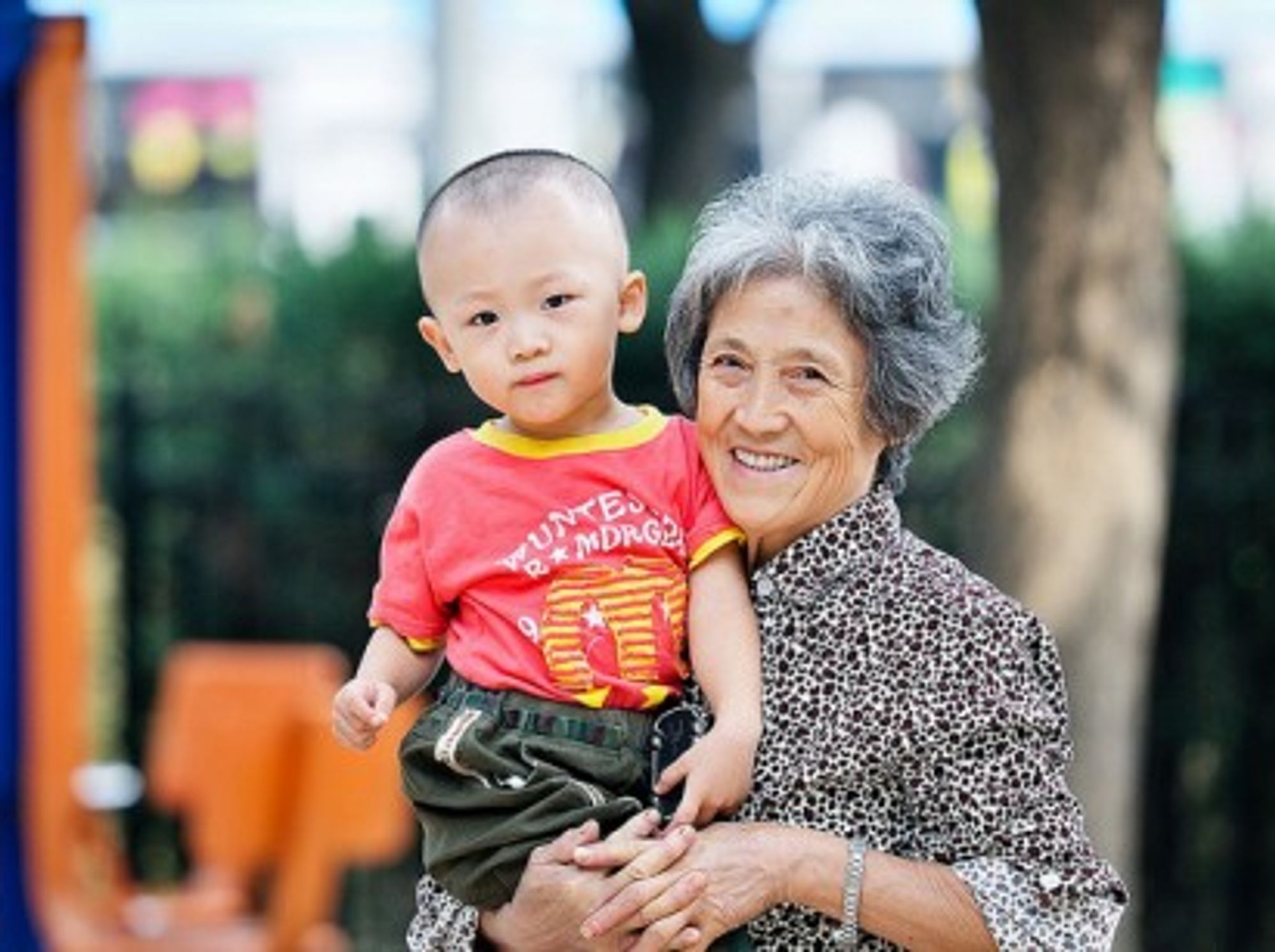 Beijing grandmother and grandson (WestZest)
