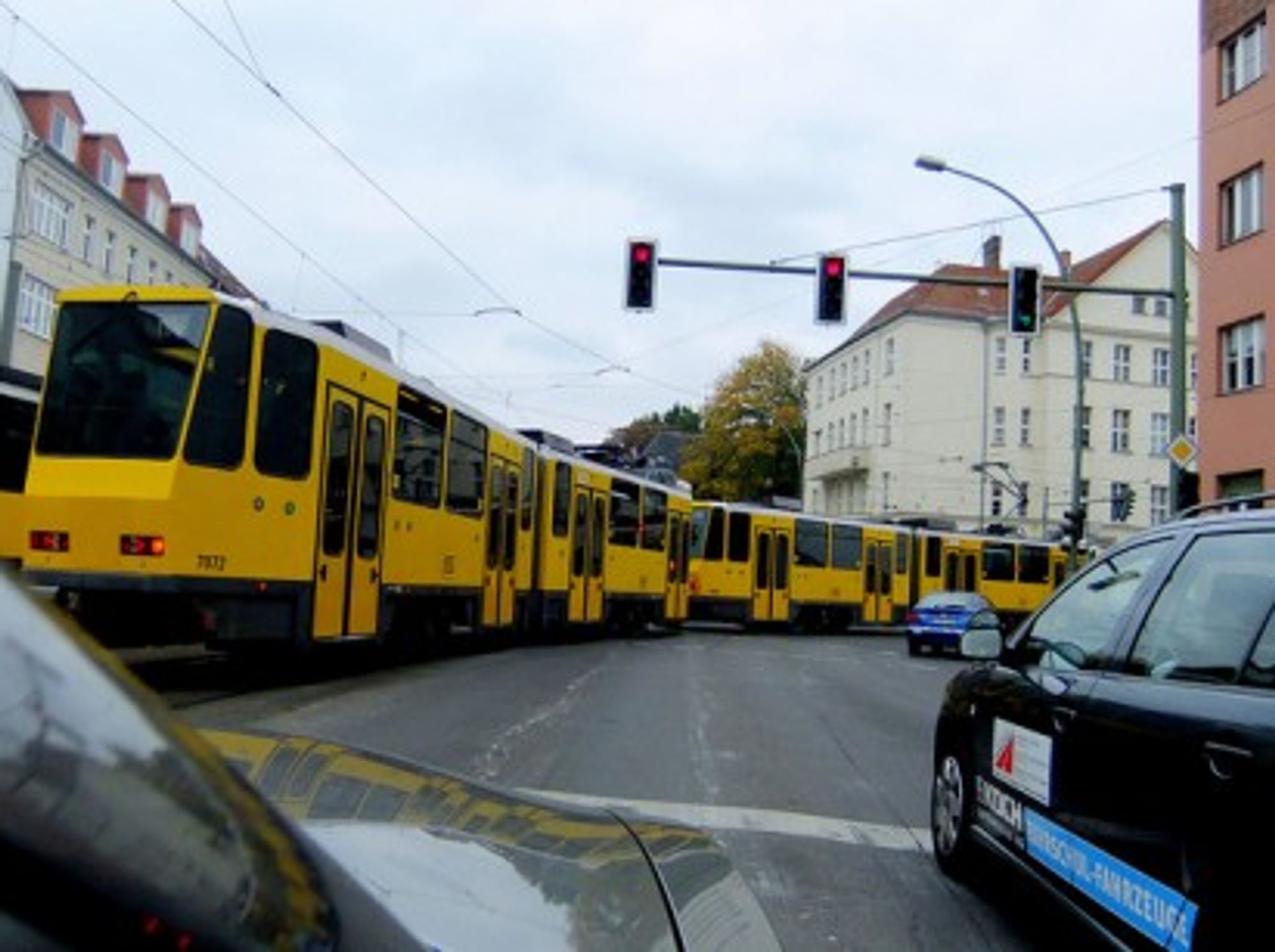 Berlin: where autos and public transport meet (Susa Tom)