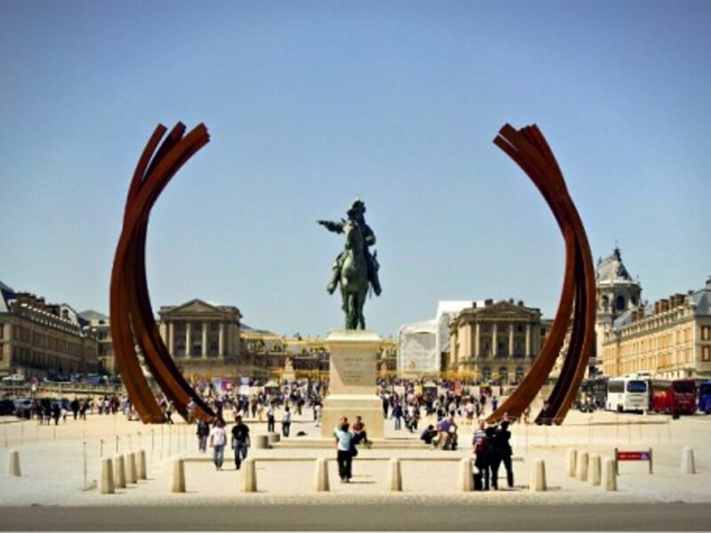 Bernar Venet's "Arcs" in Versailles