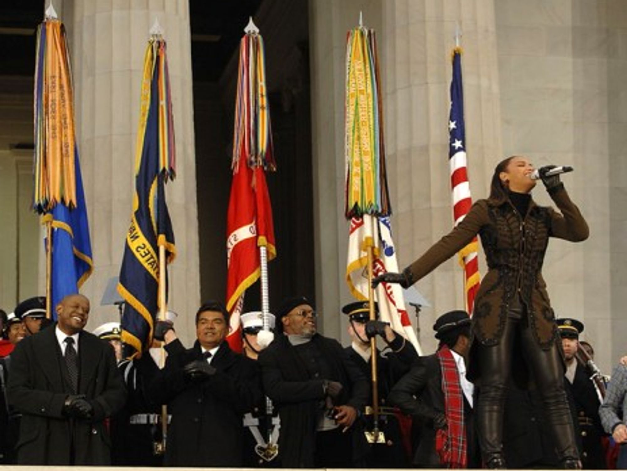 BeyoncÃ© singing at the Lincoln Memorial during the 2009 presidential inauguration