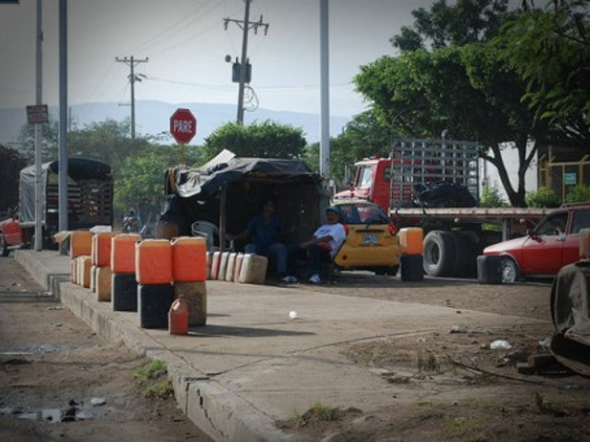 Black market for cheap fuel on Cucuta