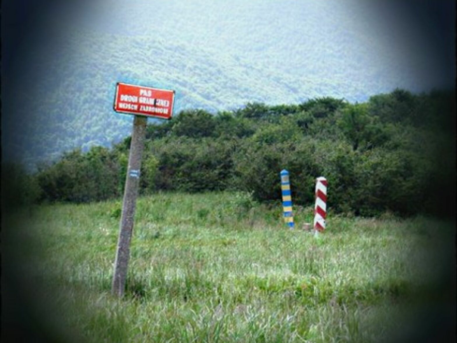 Border sign near the the Wielka Rawka mountain