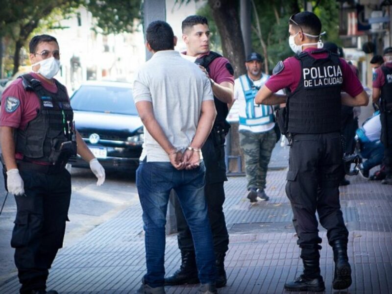 Buenos Aires police detain a suspect on March 22 after the national quarantine began.
