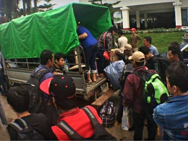 Burmese workers in Thailand