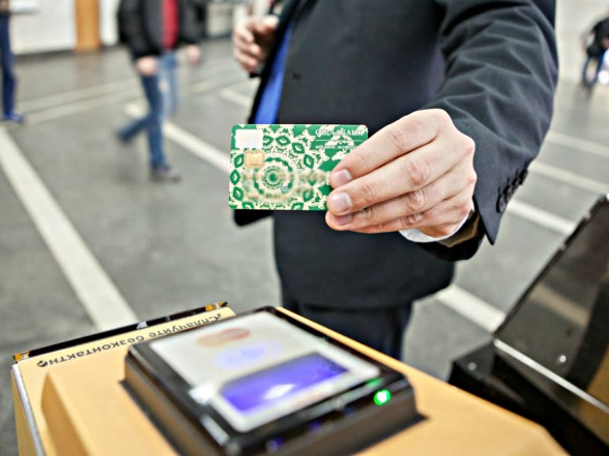 Cashless payment being utilized in Ukraine