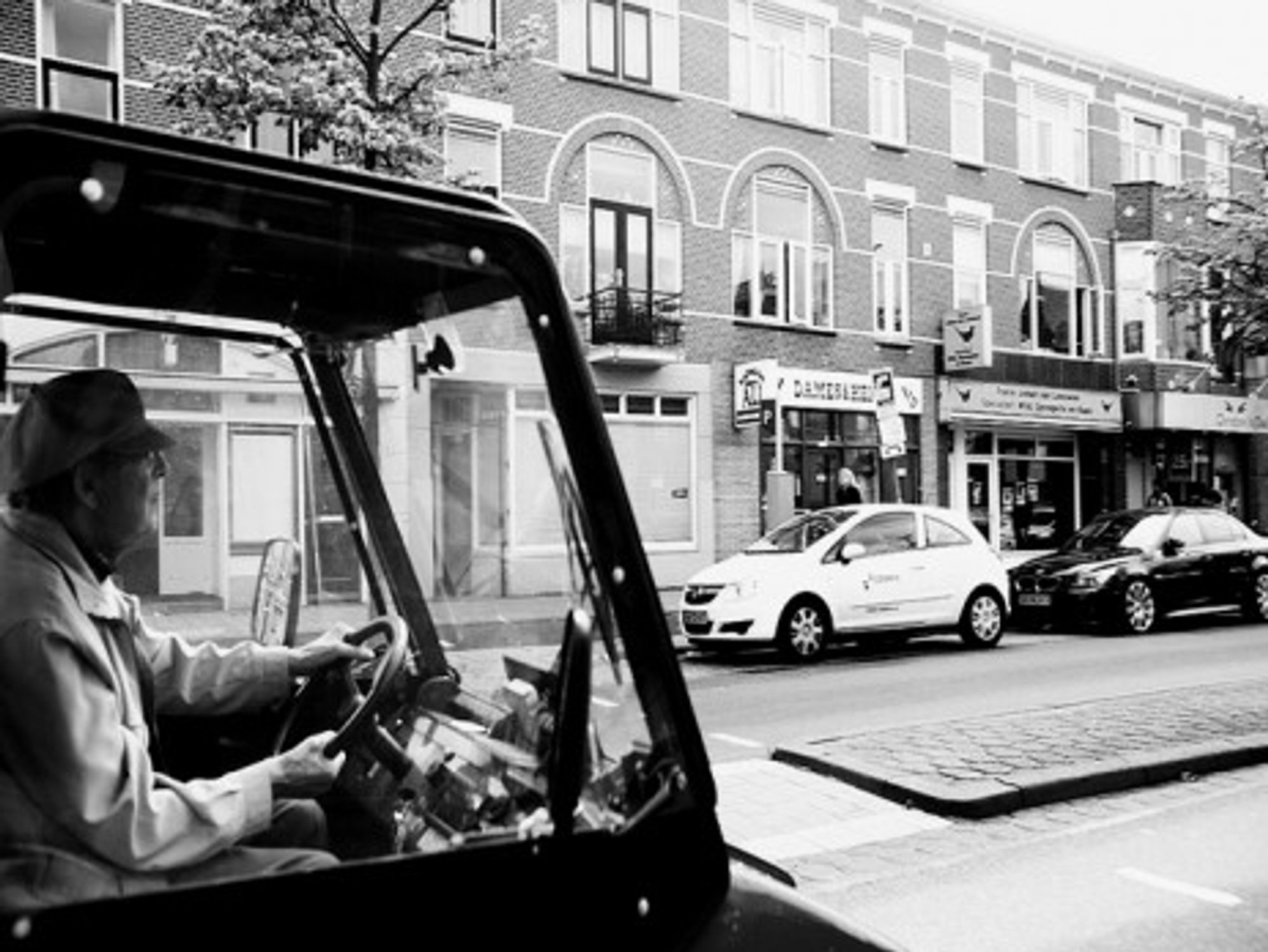 Caution: Granny on board (Pim Geerts)