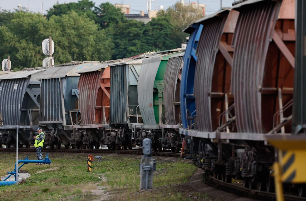 Cement train arrives in Kaliningrad