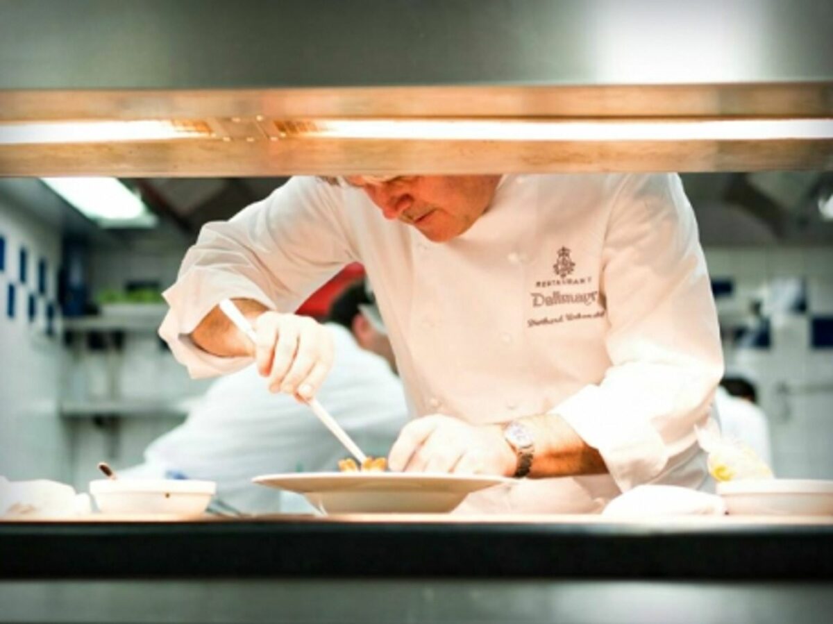 Chef Diethard Urbansky at work in Munich's Dallmayr restaurant