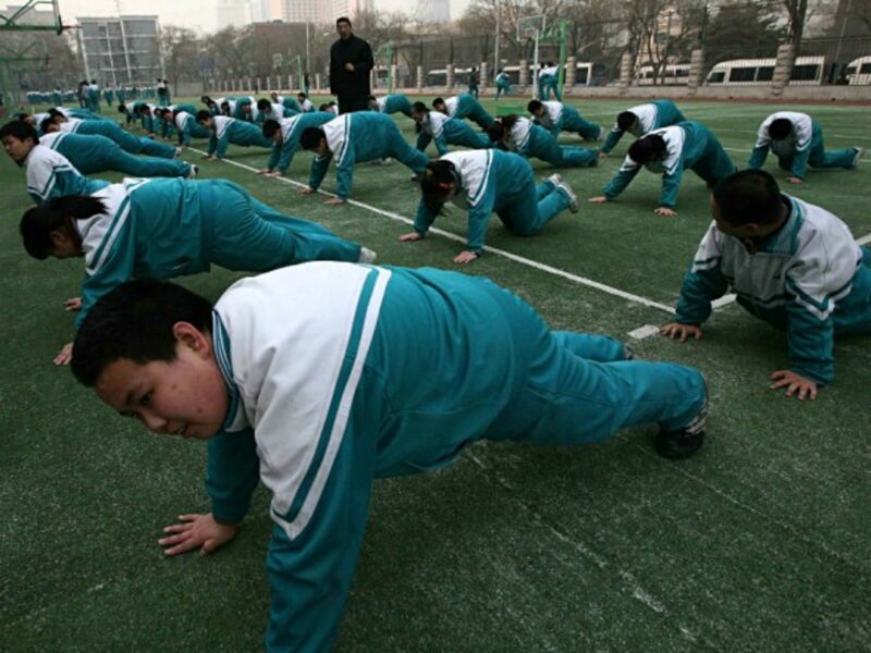 Children participating in weight loss exercice in Beijing