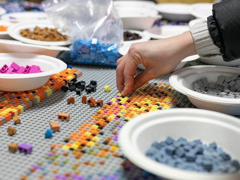 Le Weekend: Weiwei’s LEGO Art, Unfazed French Diners, Longest Goal