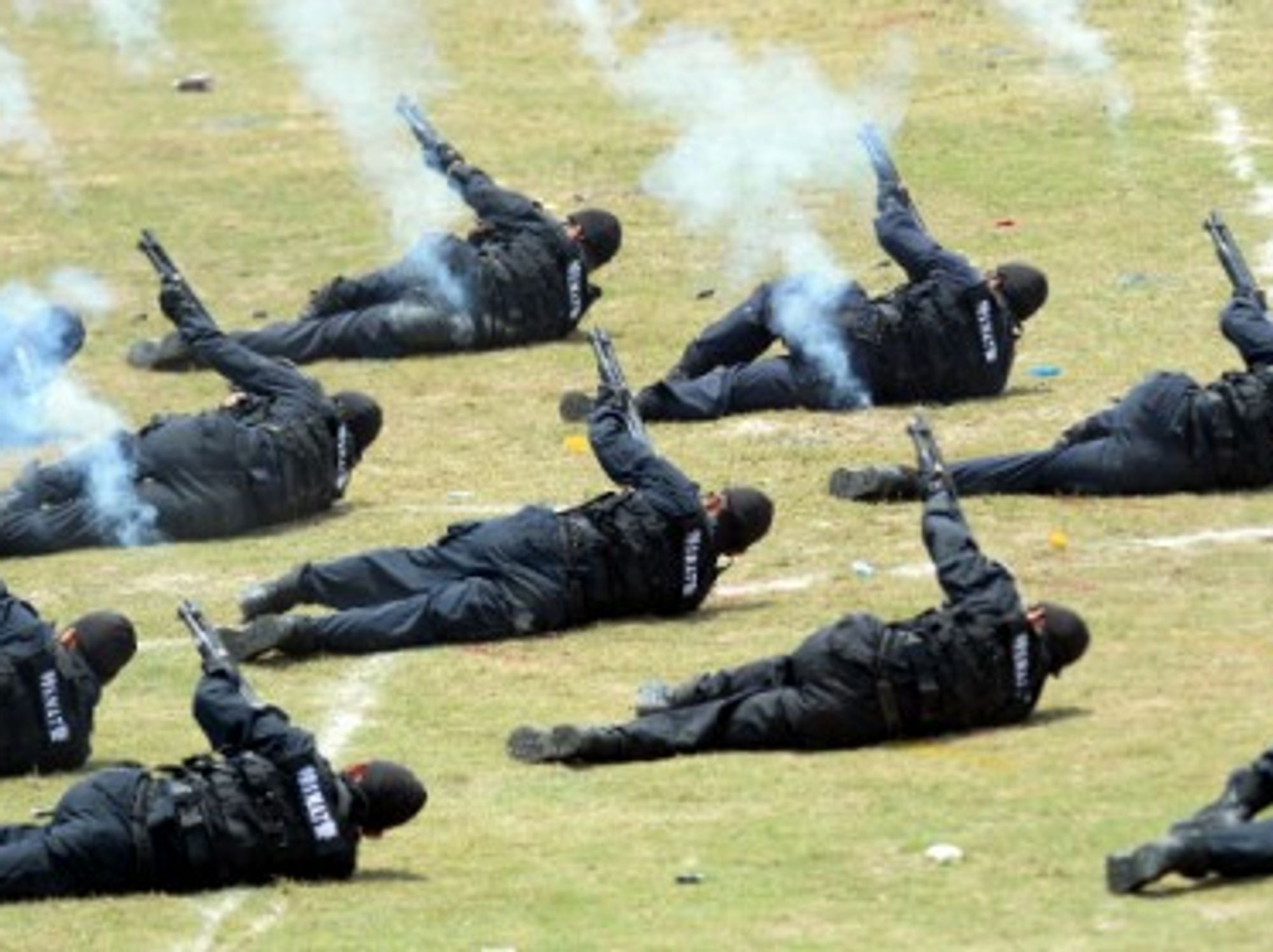 Chinese counter-terrorism forces perform an anti-terrorism drill in Beijing on May 29, 2014