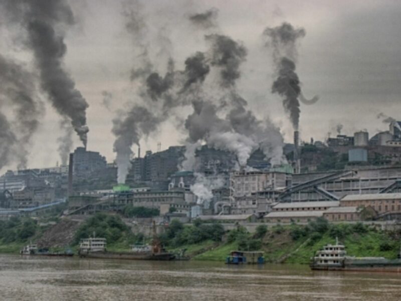 Chinese Fires, Castro Invective, Obama's Beach Reads