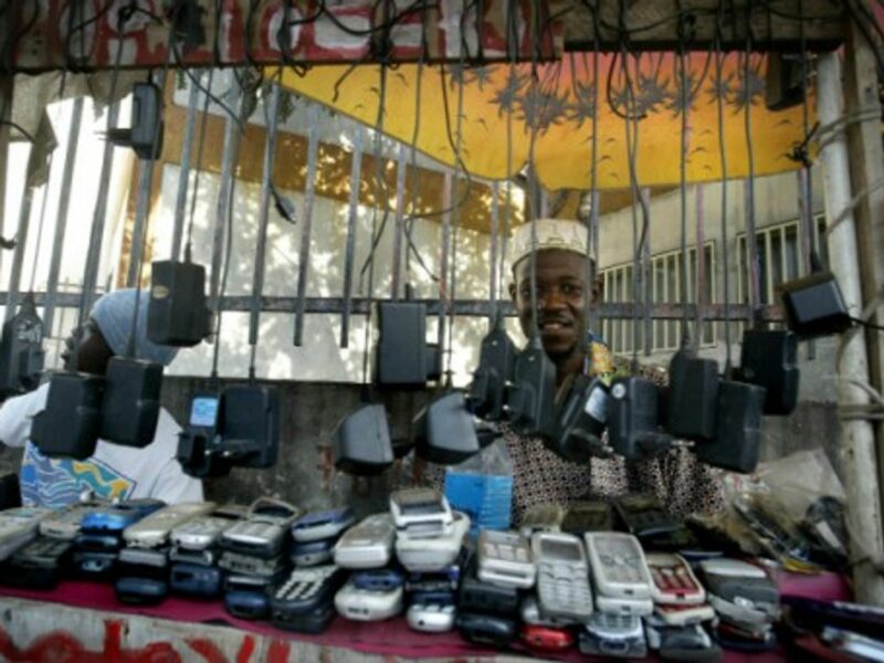 Congolese rely on their mobile phones everywhere. (File Photo -Kinshasa)