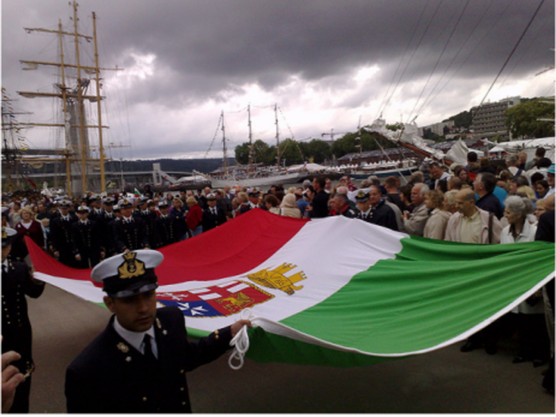 Crew members of the Amerigo Vespucci ship (daffyduke)