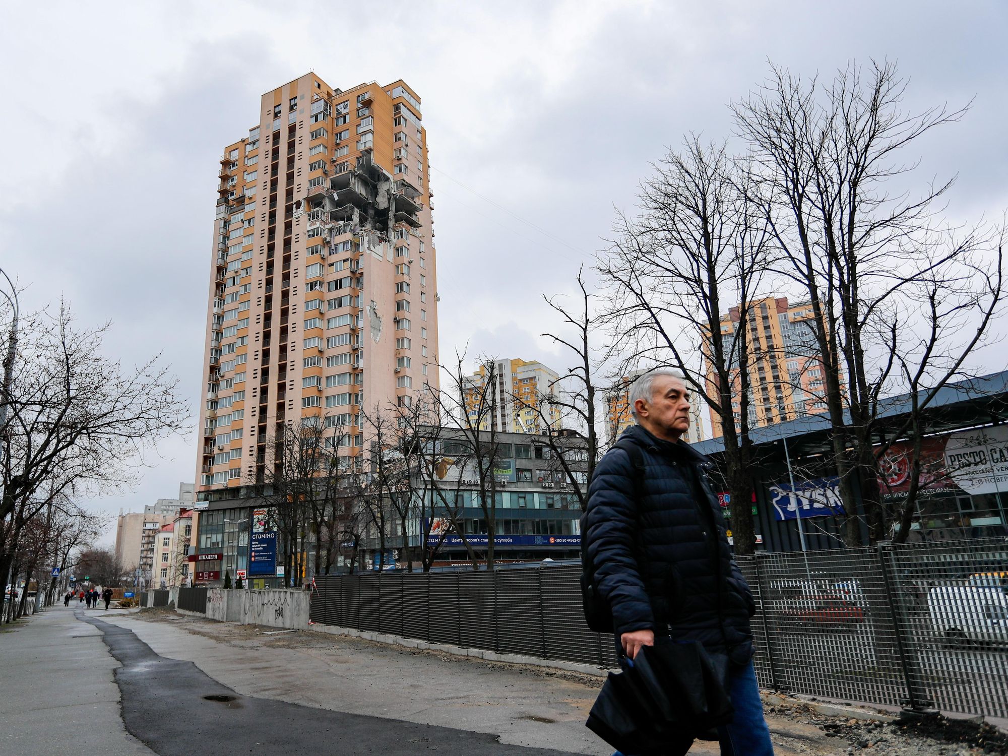 Mortars And Flowers: In Kyiv, The Grim Banality Of Life At War