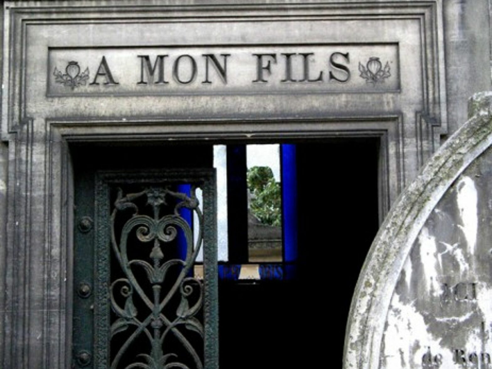 Death & Debt: More French Heirs Renounce Succession Of Departed, Indebted Parents