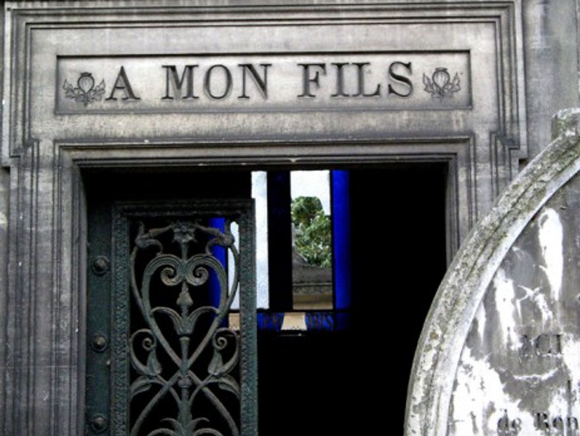 Death & Debt: More French Heirs Renounce Succession Of Departed, Indebted Parents