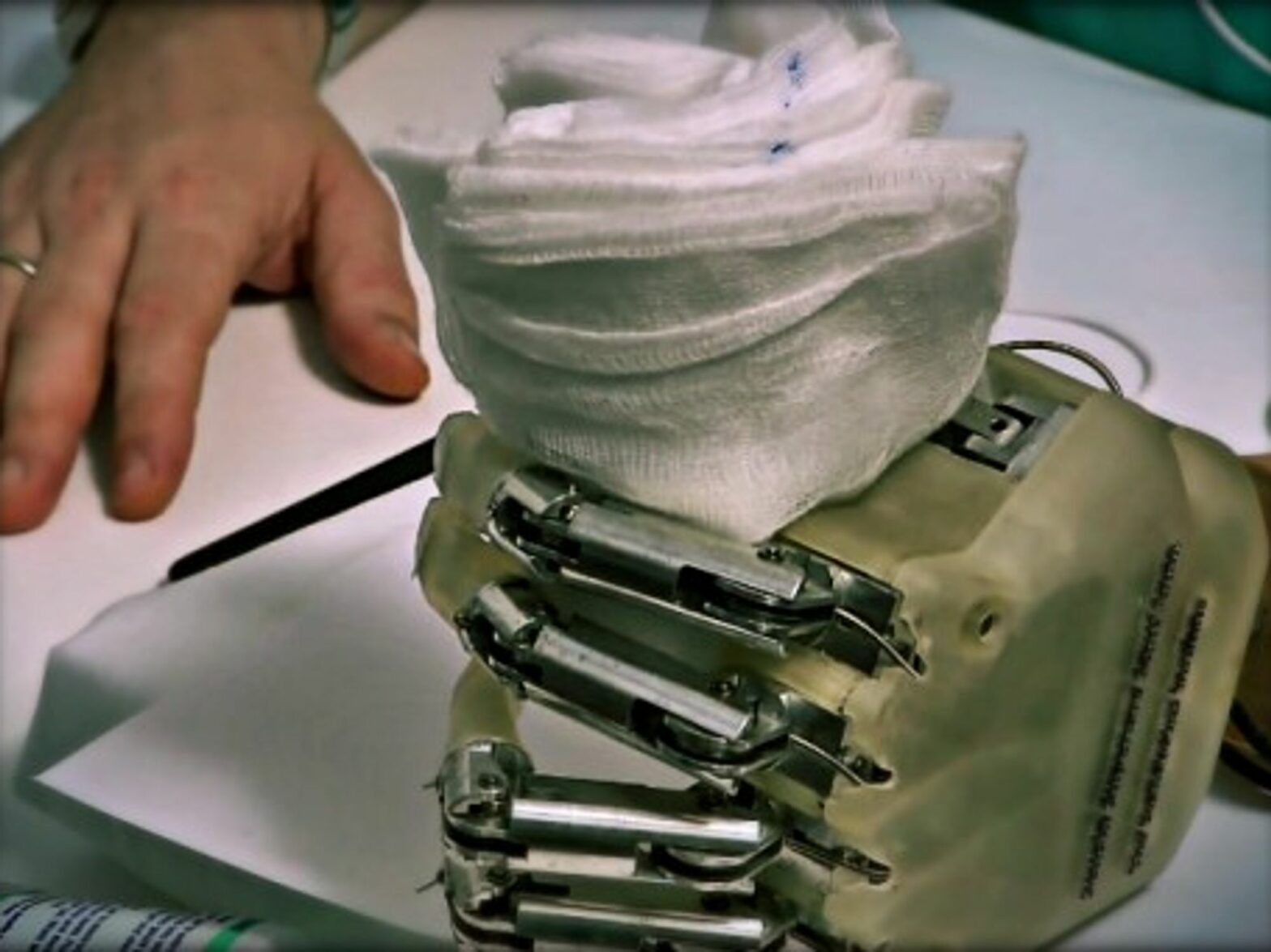 Dennis Aabo Sorensen testing the prosthesis