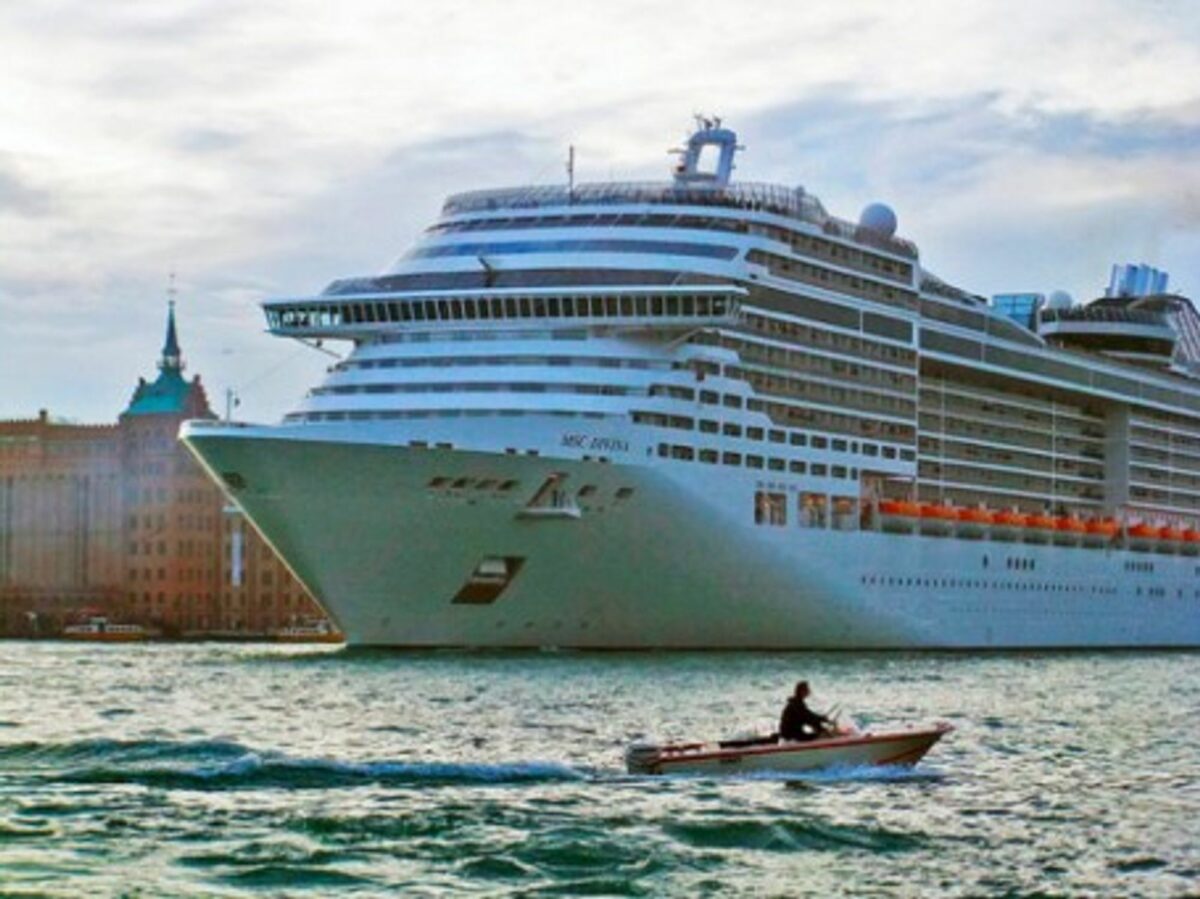 Docked in Venice, MSC Divina carries 4,000 passengers