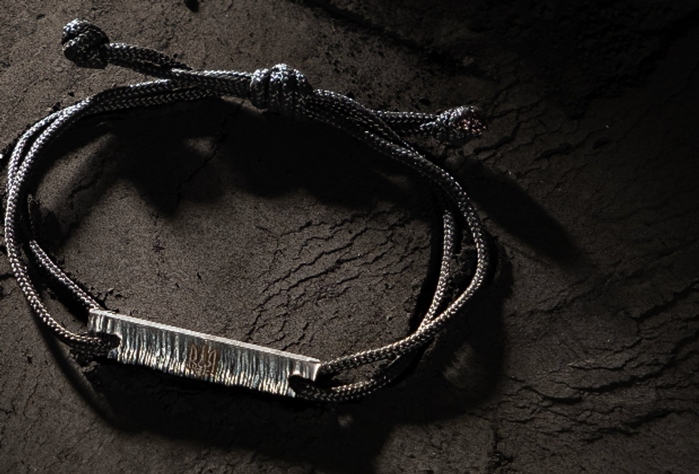 ​Fundraising Platform Uses Azovstal Steel To Make Bracelets