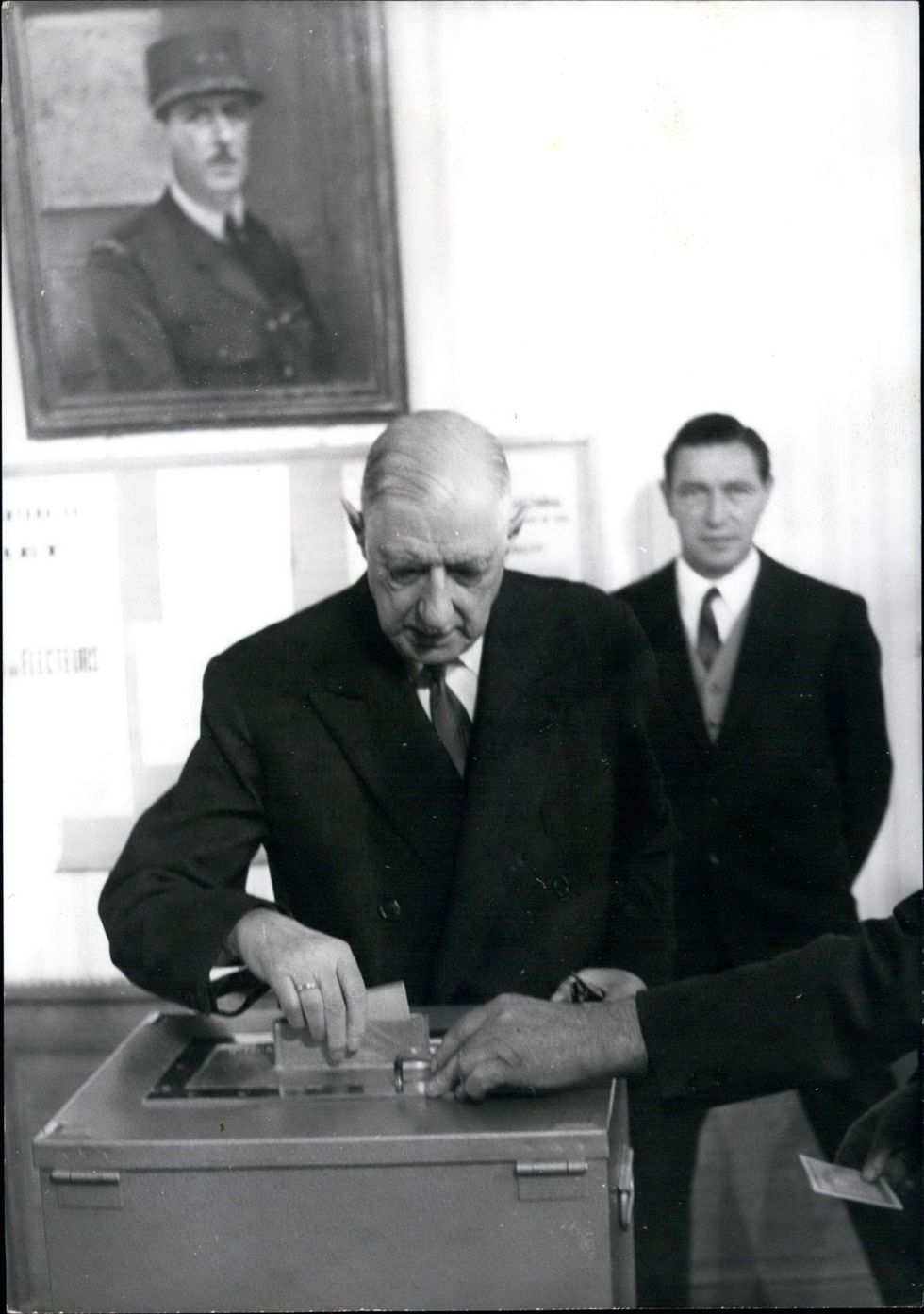 ​General de Gaulle Voting in 1967.