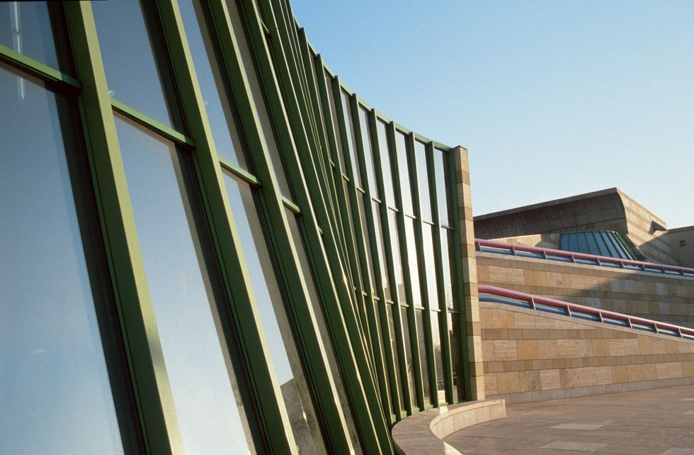 ​Glass front of the Neue Staatsgalerie in Stuttgart