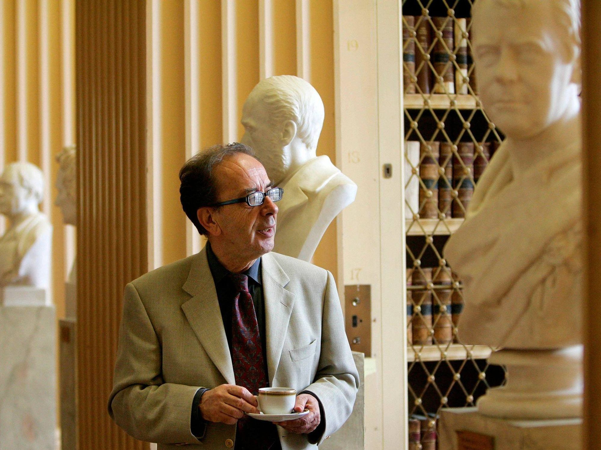 ​Ismail Kadaré has passed away on July 1st, 2024.