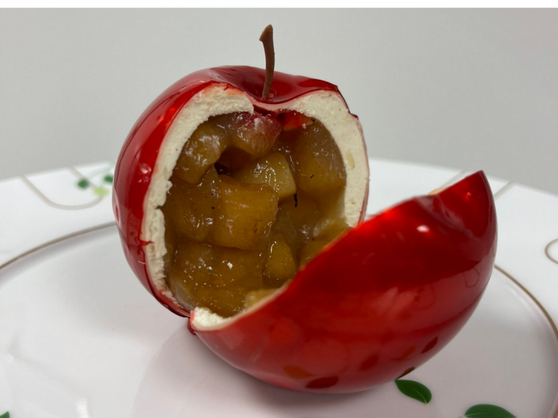​One of Cedric Grolet trompe-iœls, an apple cake that resembles an apple.