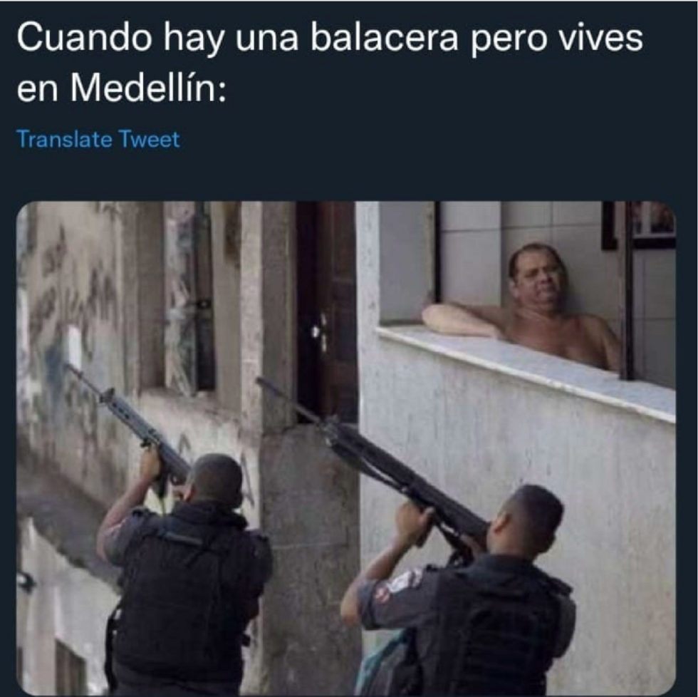​Screenshot from a video posted on Twitter showing a hold-up in Medellín.