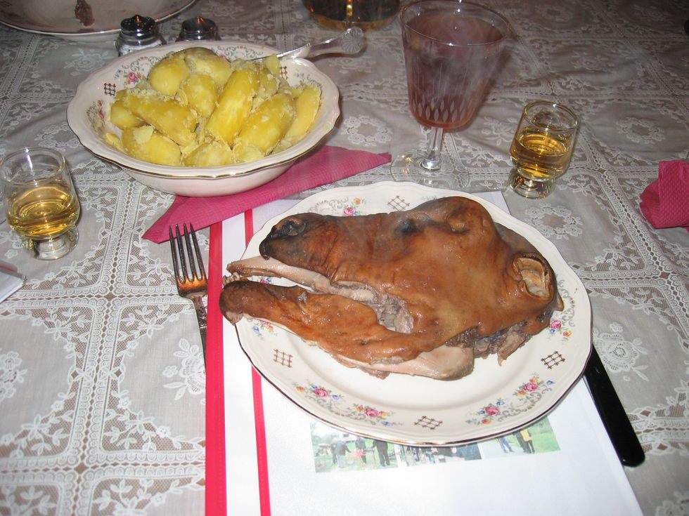 ​Smalahove served with potatoes