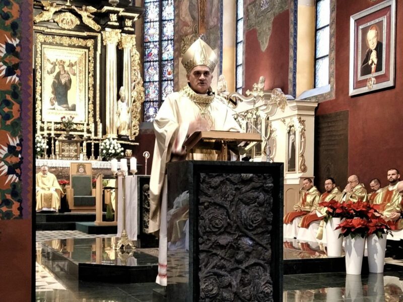 ​The bishop of Bydgoszcz leading mass in January 2023.
