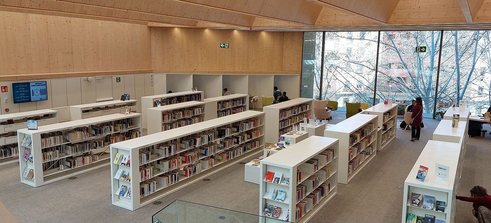 ​The reading room of the "García Márquez" public library.