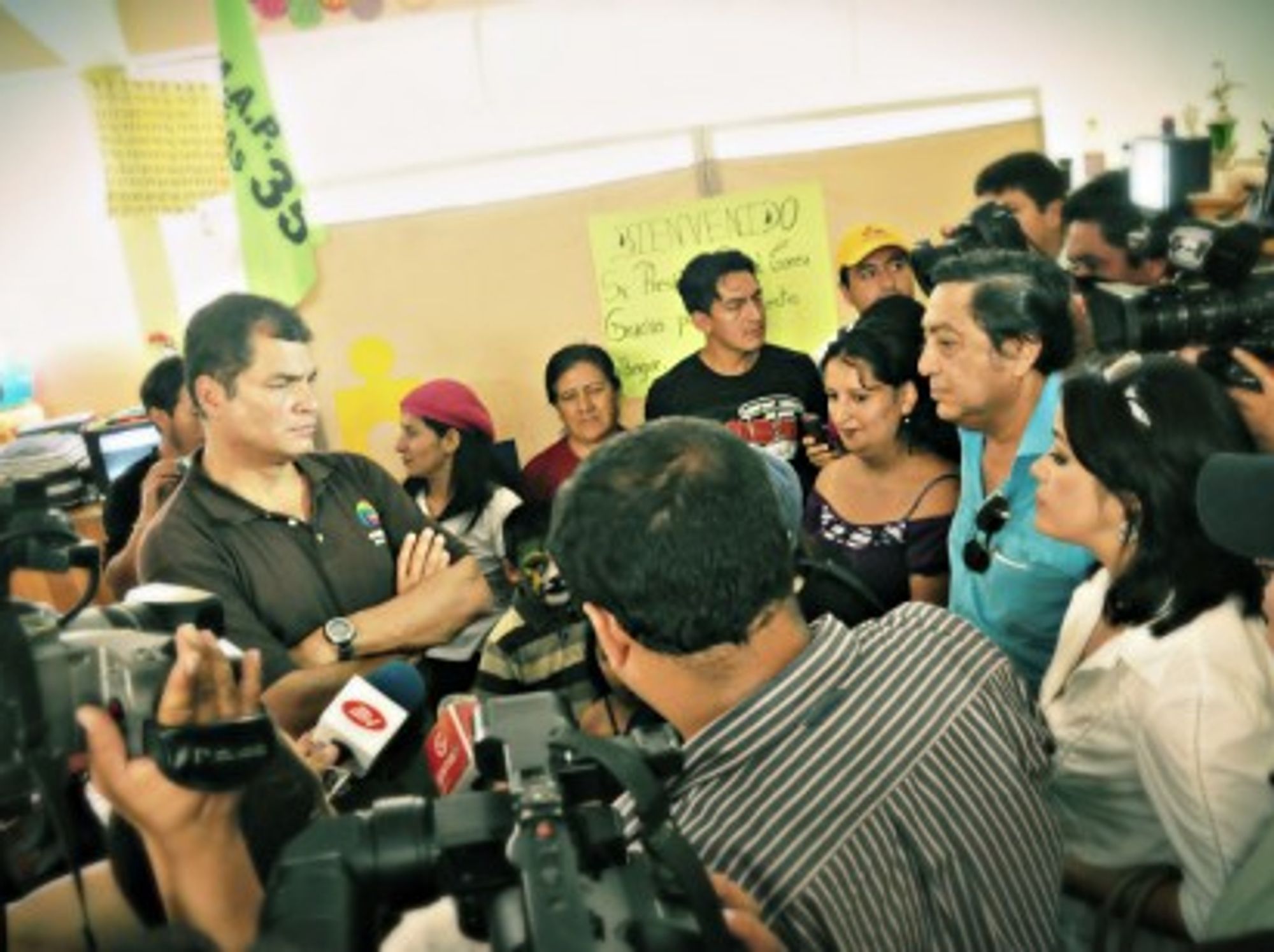 Ecuadorian President Rafael Correa facing journalists in 2012