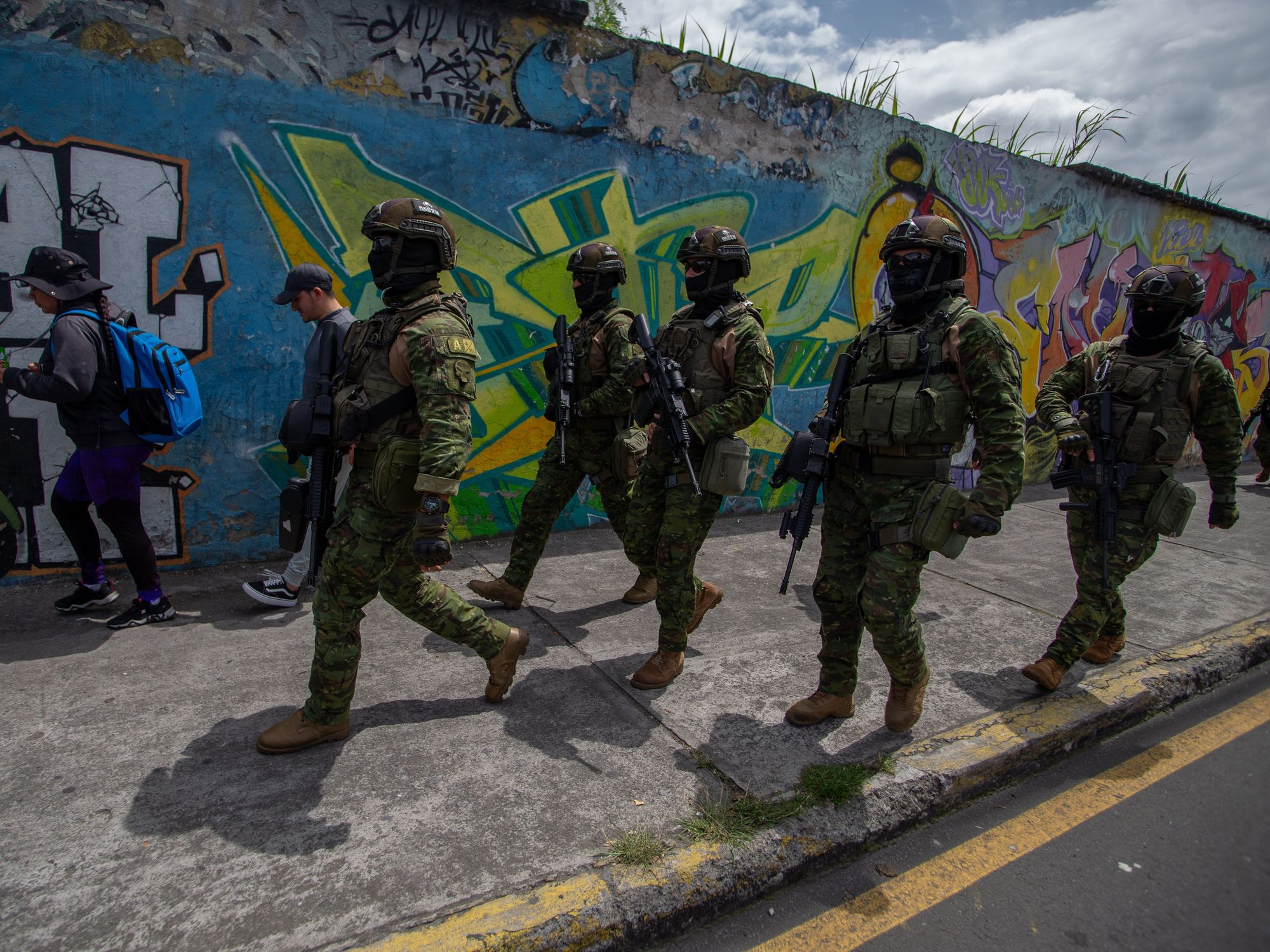 Elite teams from the Ecuadorian armed forces carry out patrols and searches to combat crime in conflict-prone sectors of the city of Quito