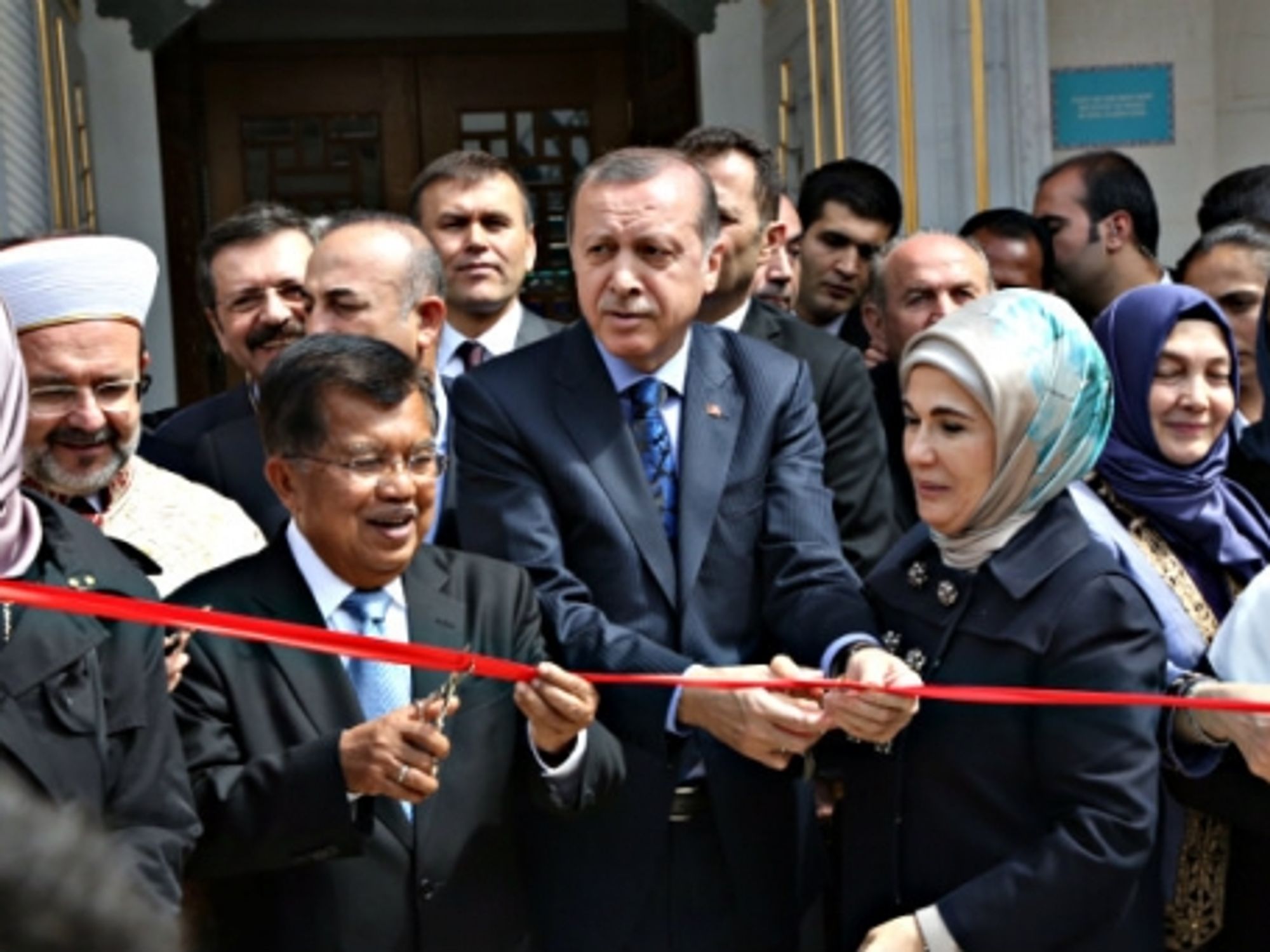 Erdogan inaugurates the new mosque in Maryland on April 2.