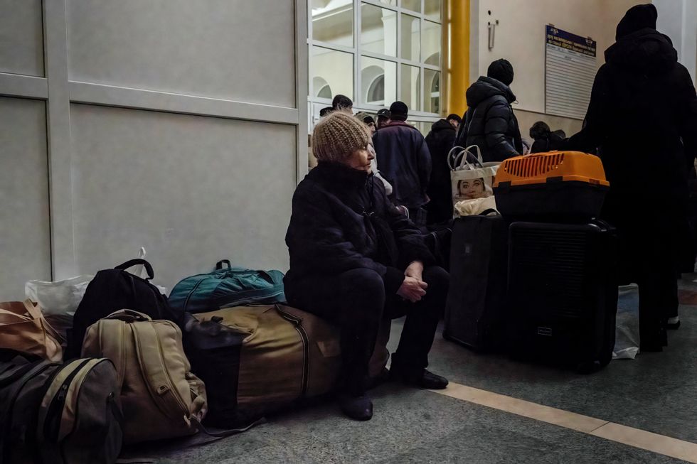 Evacuation in Kherson due to heavy shelling