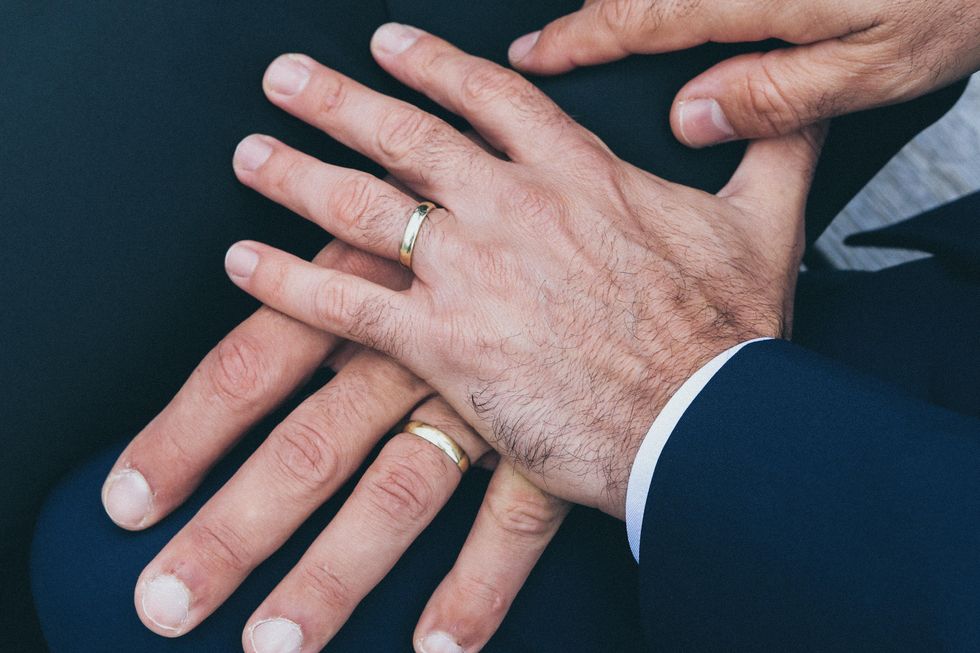 ?? U.S. Sees Record Number Of Married Same-Sex Couples