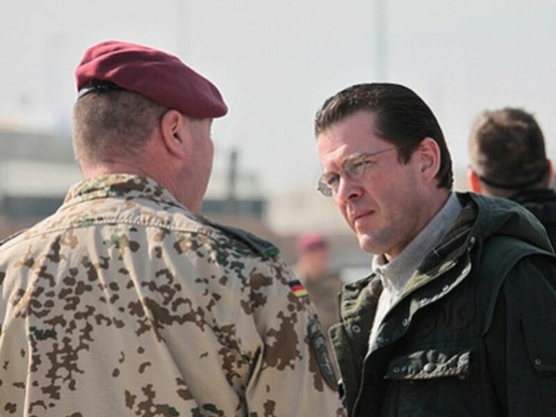 Facebook Fans Make Martyr Of Ousted German Defense Minister