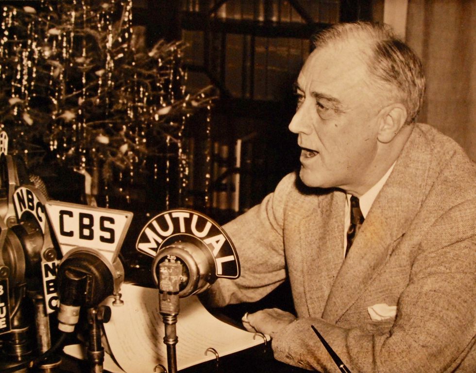FDR Fireside Chat December 24, 1943.jpg - Wikipedia