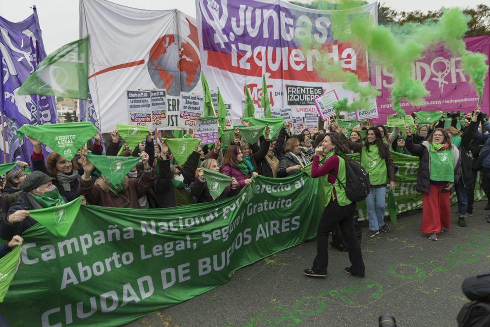 Feminist movements march outside of the US Embassy in Argentina in solidarity with American women after the Supreme Court decision to overturn Roe v. Wade, Buenos Aires, June 28, 2022.