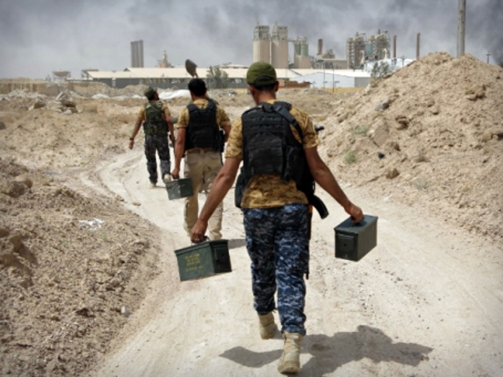 Fighters from a Shiite paramilitary unit
