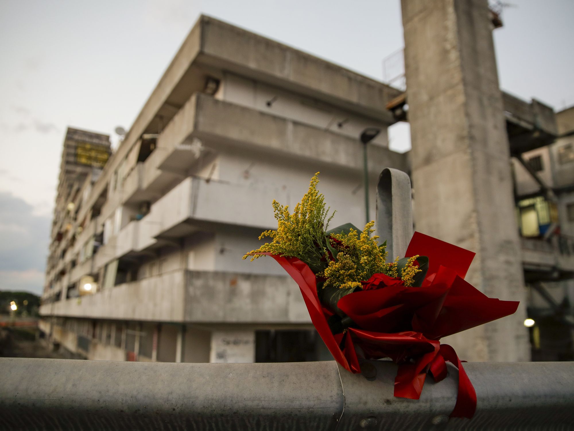 Le Vele Chronicles: The Mob And Urban Ideals Mix In A Naples Housing Complex