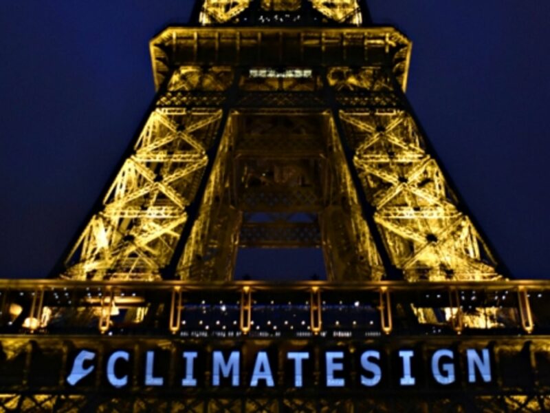 French Far-Right Fail, Historic Climate Deal, Star Wars Premiere